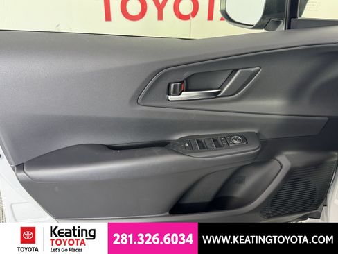 New 2027 Toyota Prius Plug-In Hybrid FWD image 13