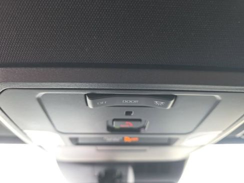 Used 2025 Toyota Tacoma TRD Sport image 26