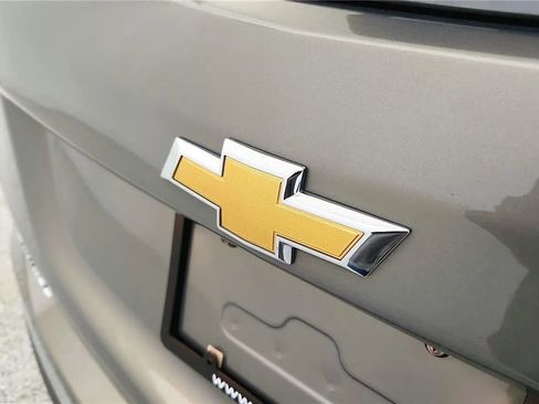 Used 2019 Chevrolet Equinox LT FWD image 16