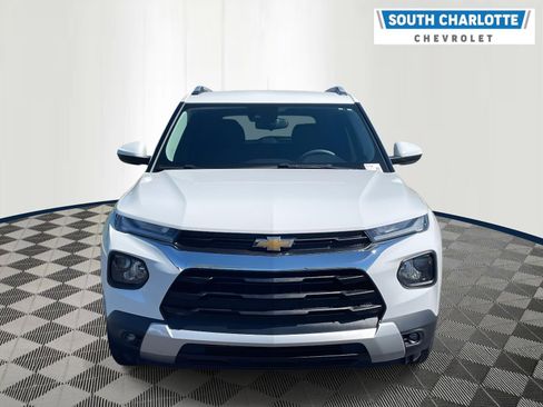Used 2023 Chevrolet TrailBlazer LT image 2