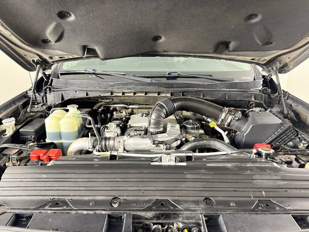 Used 2017 Nissan Titan S AWD/4WD image 23