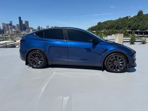 Used 2023 Tesla Model Y Performance AWD/4WD image 2