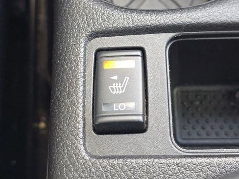 Used 2020 Nissan Rogue SV w/ Sun & Sound Touring Package AWD/4WD image 11