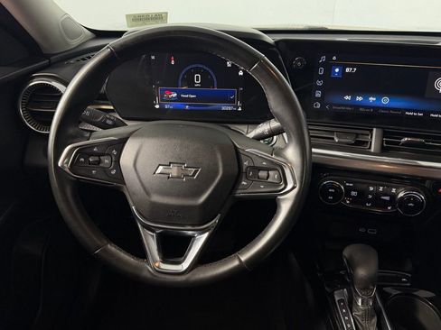 Used 2024 Chevrolet Trax ACTIV w/ Sunroof Package image 13