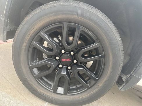 Used 2020 GMC Sierra 1500 Elevation w/ Elevation Value Package image 6