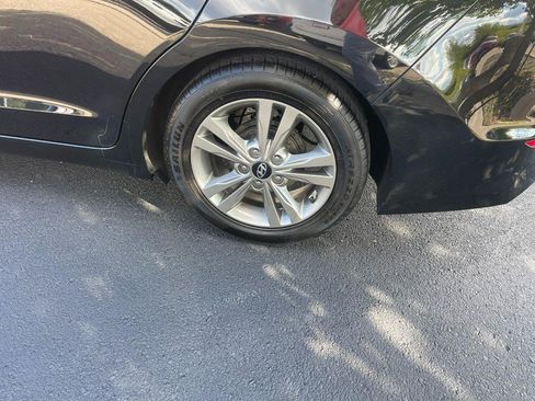 Used 2017 Hyundai Elantra Value Edition w/ Cargo Package FWD image 5