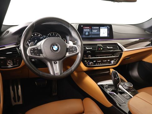 Used 2018 BMW 540i xDrive AWD/4WD image 2