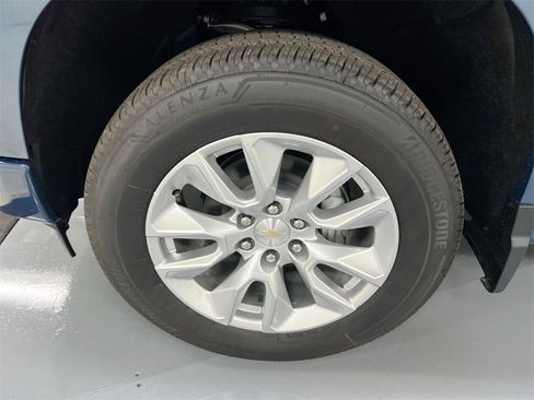 Used 2024 Chevrolet Silverado 1500 Custom image 24