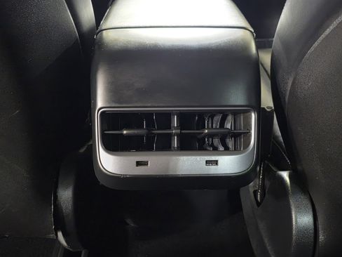 Used 2018 Tesla Model 3 Long Range image 16