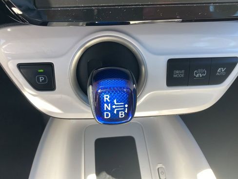 Used 2017 Toyota Prius Prime Advanced FWD image 18