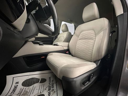 Used 2022 Nissan Pathfinder SV image 8