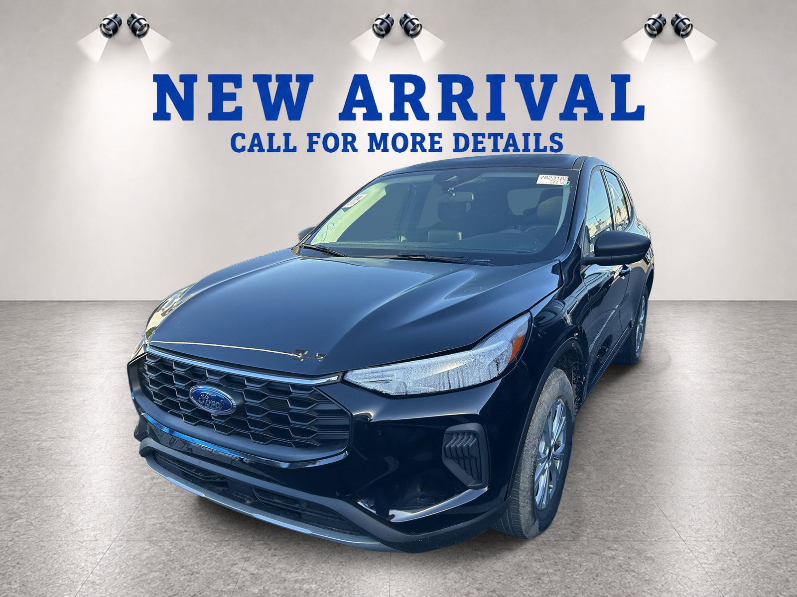 Used 2025 Ford Escape Active AWD/4WD image 2