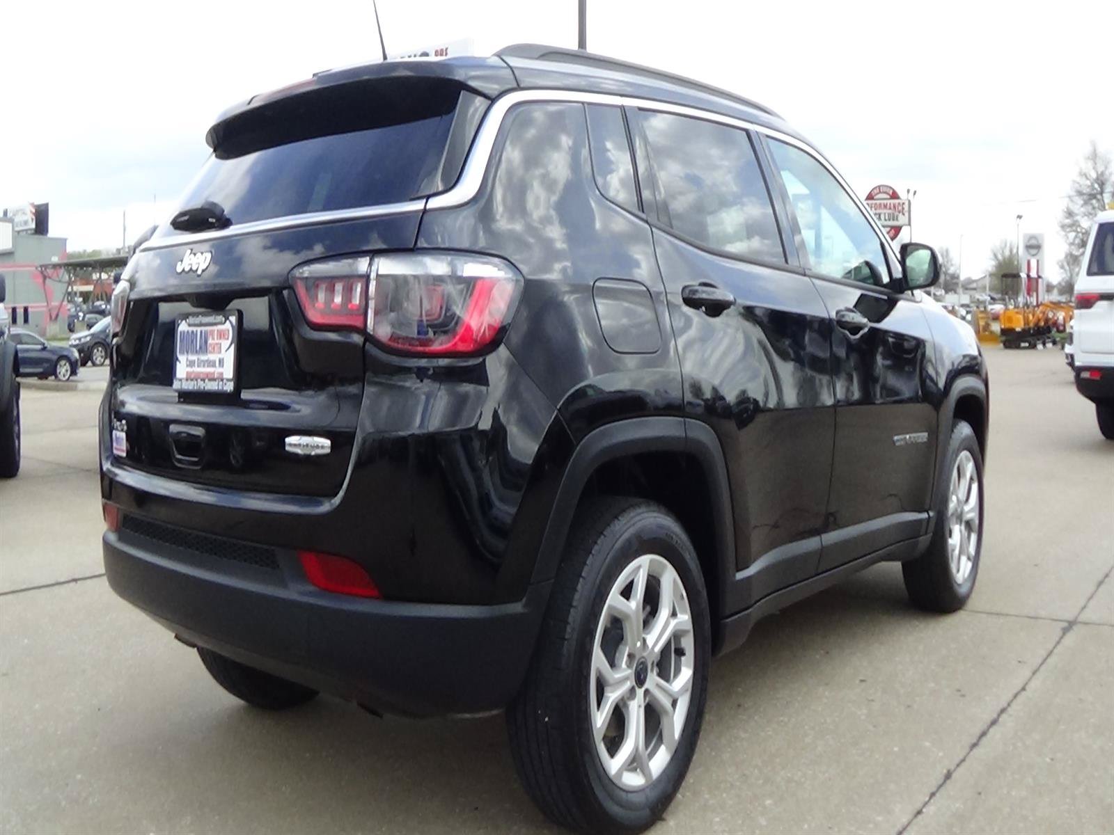 Certified 2025 Jeep Compass Latitude AWD/4WD image 6