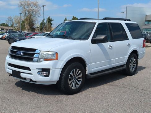 Used 2017 Ford Expedition XLT AWD/4WD image 4