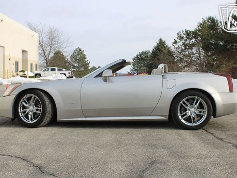 Used 2005 Cadillac XLR image 5