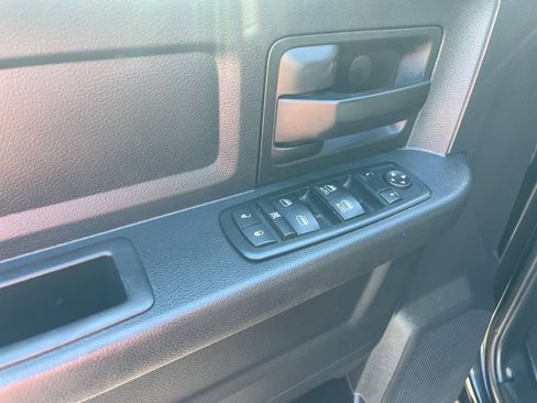 Used 2015 RAM 1500 Express AWD/4WD image 16