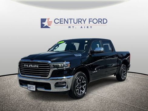 Used 2025 RAM 1500 Laramie AWD/4WD image 5