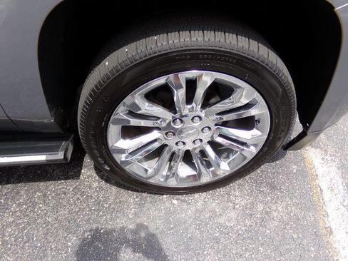 Used 2019 Chevrolet Suburban Premier w/ Premier Plus Edition AWD/4WD image 57