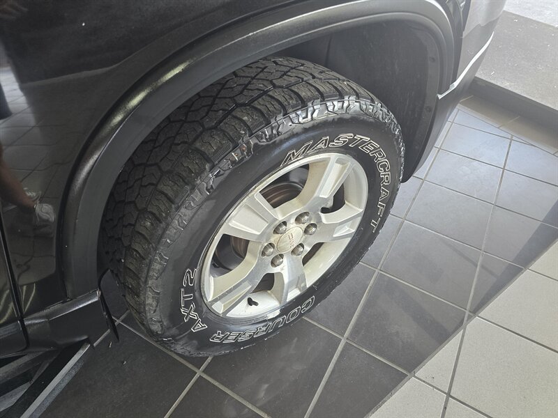 Used 2009 GMC Acadia SLT AWD/4WD image 34
