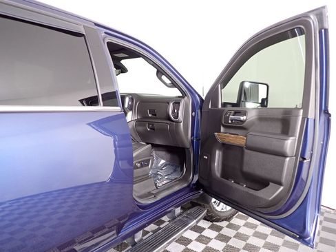 Used 2022 Chevrolet Silverado 2500 High Country w/ Z71 Off-Road Package AWD/4WD image 39
