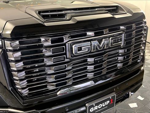 Certified 2025 GMC Sierra 3500 Denali Ultimate image 30