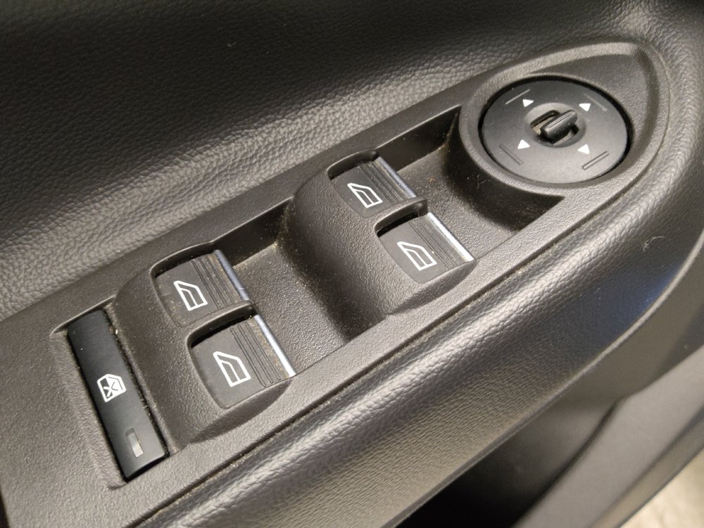 Used 2019 Ford Escape SE FWD image 27