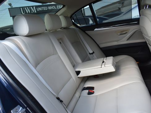 Used 2015 BMW 550i Sedan image 29