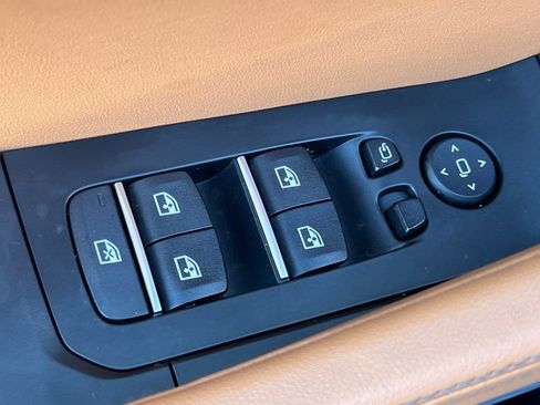 Used 2023 BMW X6 M50i w/ Parking Assistance Package image 13