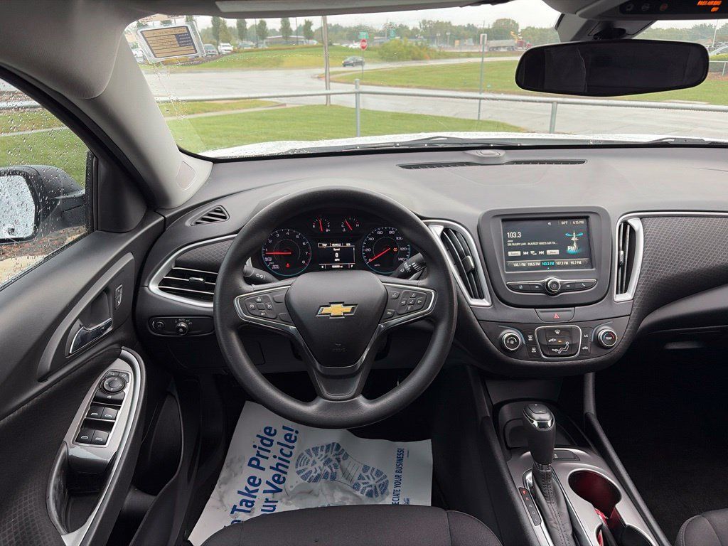 Used 2017 Chevrolet Malibu LS FWD image 33