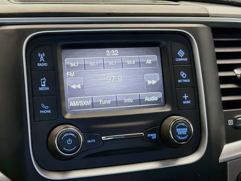 Used 2024 RAM 1500 Classic SLT AWD/4WD image 9
