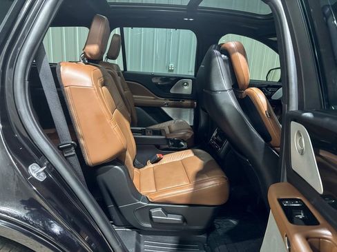 Used 2022 Lincoln Aviator Reserve w/ Equipment Group 201A image 33