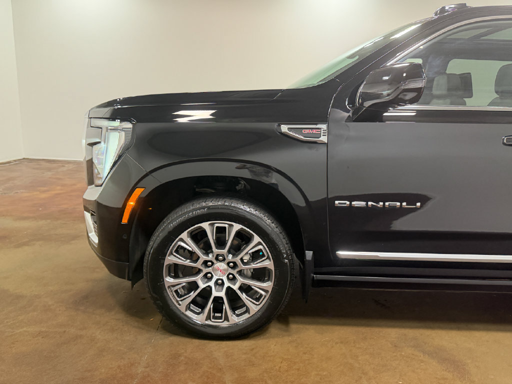Used 2025 GMC Yukon Denali w/ Denali Reserve Package AWD/4WD image 38