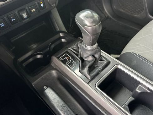 Used 2022 Toyota Tacoma TRD Sport w/ Technology Package image 25