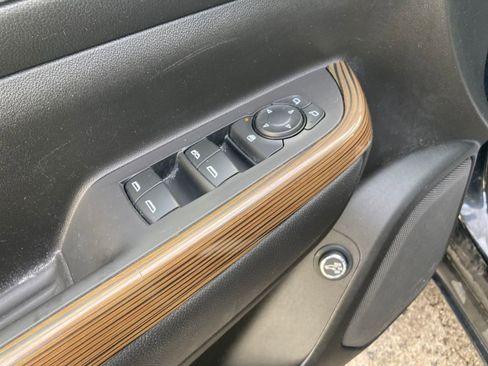 Used 2021 GMC Acadia SLE w/ Driver Convenience Package image 14