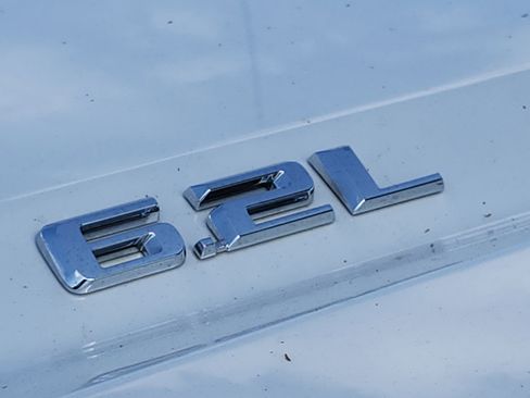 Used 2019 Chevrolet Silverado 1500 High Country w/ Technology Package AWD/4WD image 12