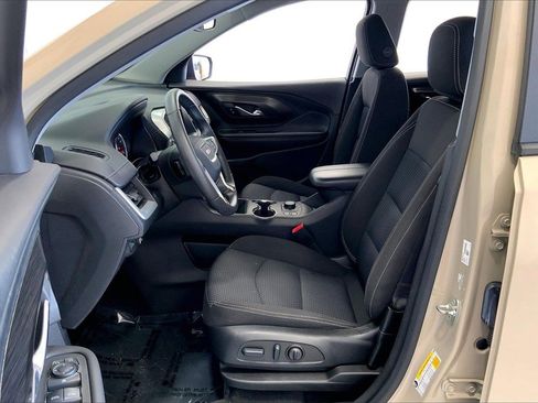 Used 2023 GMC Terrain SLE w/ Driver Convenience Package image 18