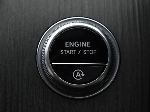 Used 2022 Mercedes-Benz C 300 4MATIC Sedan image 31