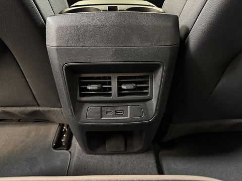 Used 2024 GMC Canyon Denali image 18