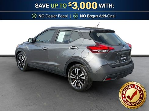 Used 2019 Nissan Kicks SV FWD image 4