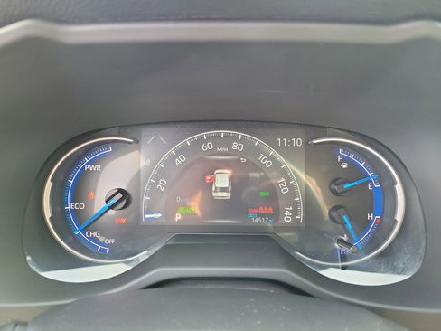 Used 2025 Toyota RAV4 XLE image 24