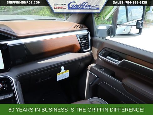 New 2026 GMC Sierra 2500 Denali w/ Denali Reserve Package AWD/4WD image 15