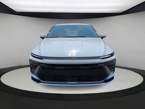 Used 2025 Hyundai Sonata SEL FWD image 3