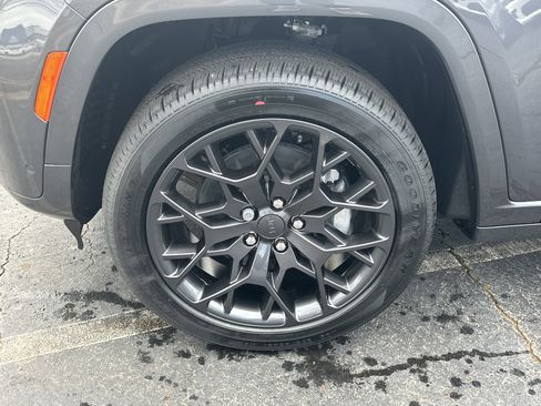 New 2026 Jeep Grand Cherokee L Summit image 13