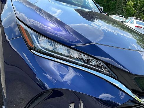 Certified 2021 Toyota Venza LE AWD/4WD image 27