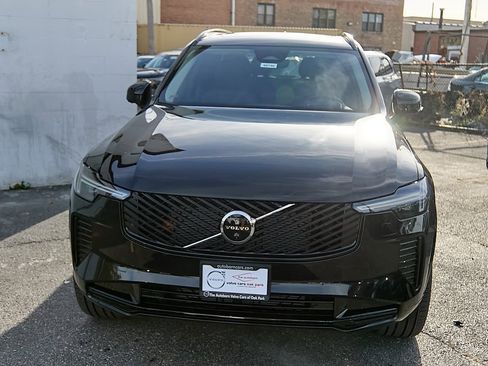 New 2026 Volvo XC90 B6 Ultra w/ Protection Package image 5