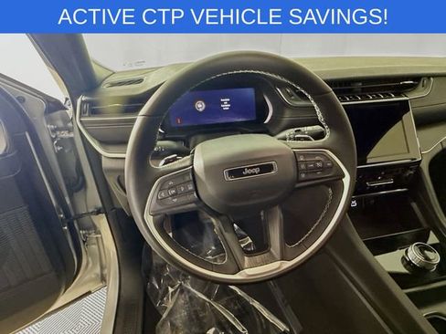 New 2025 Jeep Grand Cherokee L Laredo image 11