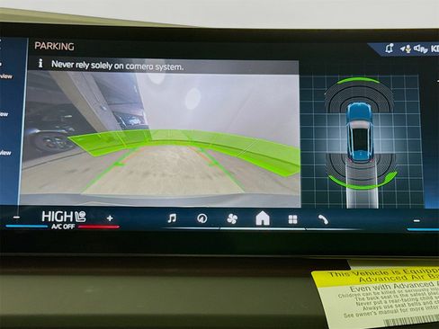 Used 2025 BMW X3 xDrive30i w/ Convenience Package image 13