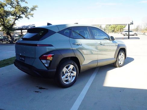 New 2026 Hyundai Kona SE image 8