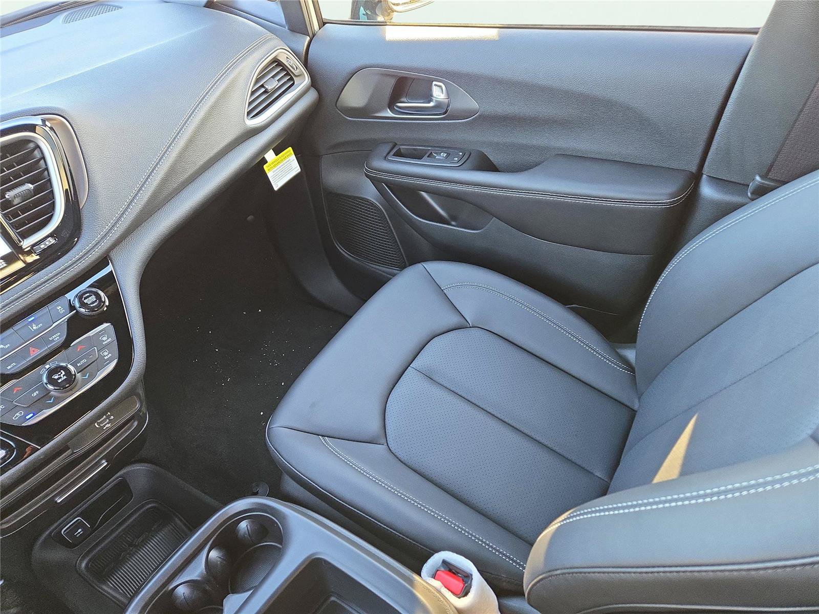 New 2026 Chrysler Pacifica Select w/ S Appearance Package FWD image 20