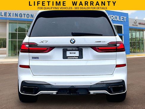 Used 2021 BMW X7 xDrive40i w/ M Sport Package AWD/4WD image 4